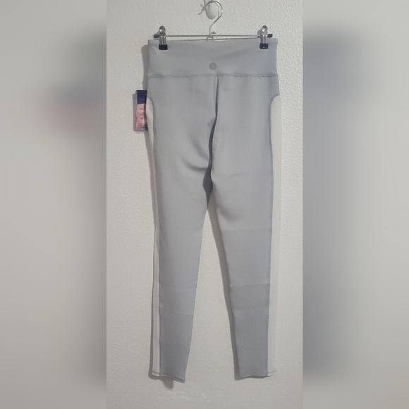 NWT Threads 4 Thought leggings size medium - Picture 5 of 13
